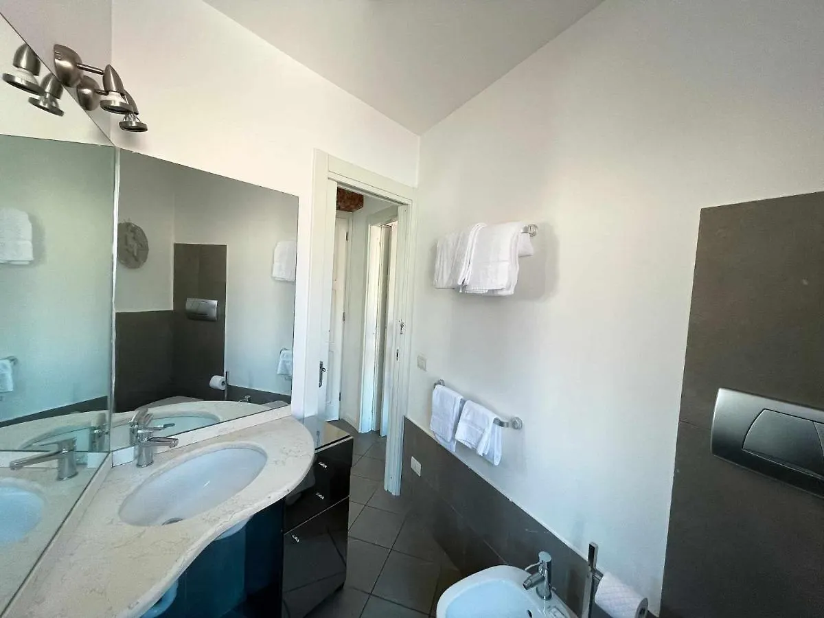 Skyway Apartment With Private Lake View Terrace Bellagio 0*,