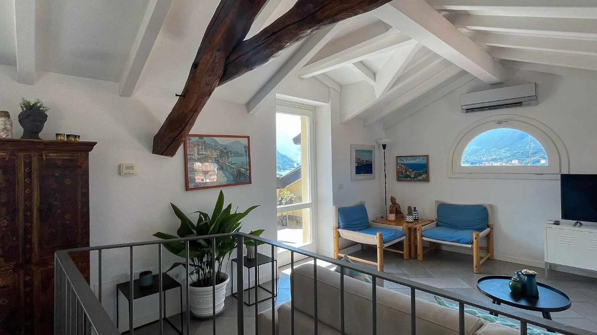 Skyway Apartment With Private Lake View Terrace Bellagio