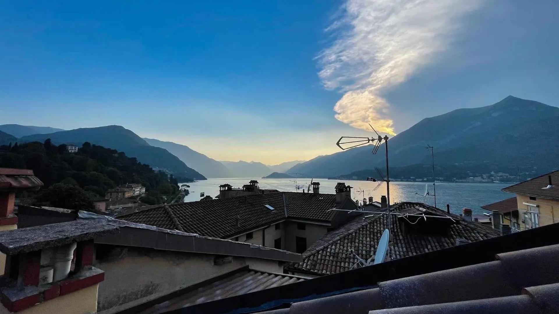 Skyway Apartment With Private Lake View Terrace Bellagio